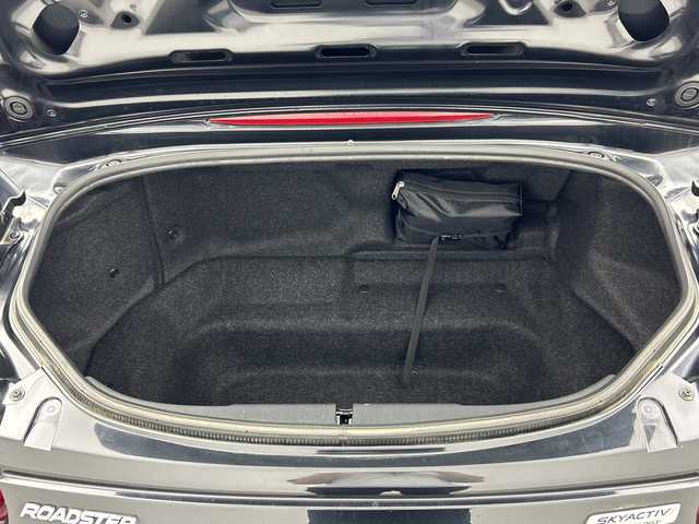マツダ ロードスター S スペシャルパッケージ 三重県 2015(平27)年 9.6万km ジェットブラックマイカ /禁煙車　//純正ナビ　//ＢＳＭ　//バックカメラ　//ＥＴＣ　//フルセグＴＶ　//レーンアシスト　//オートライト　//ＬＥＤライト　//ＢＴ　//フロント・リアエアロ　//社外１７インチアルミ　//スマートキー　//パドルシフト//スペアキー