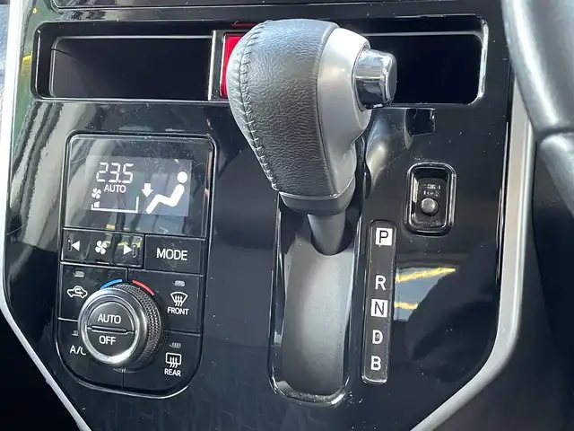 トヨタ タンク カスタムG－T 島根県 2019(令1)年 10.4万km パールホワイトⅢ 登録時走行距離　103975km/ワンオーナ/取扱説明書/保証書/純正ナビ（NSZT-W68T）/（Bluetooth/CD/DVD/AM/FM)/フルセグテレビ/全周囲カメラ/クルーズコントロール/シートヒーター（DN席）/両側パワースライドドア/横滑り防止装置/衝突軽減ブレーキ/オートマチックハイビーム/コーナーセンサー/ビルドインETC/純正アルミ１５インチ