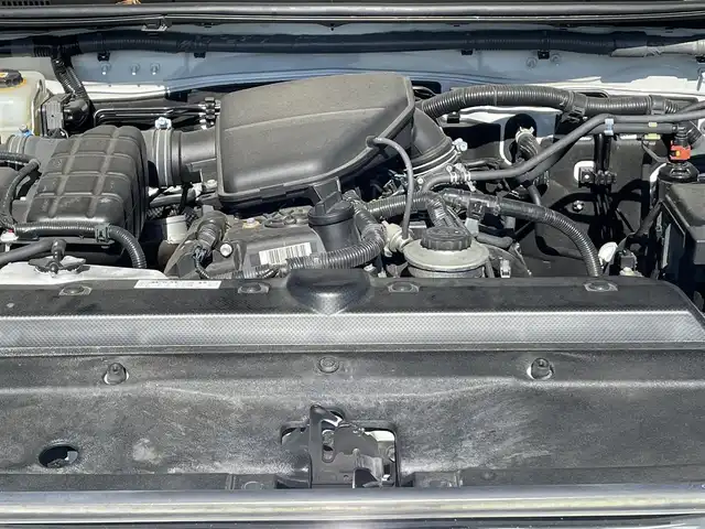 トヨタ ランドクルーザー プラド TX 滋賀県 2021(令3)年 6.2万km ホワイトパールクリスタルシャイン サンルーフ/純正7インチナビ【NSCN-W68】/（AM/FM/CD/フルセグ/Bluetooth/SD/AUX）/バックカメラ/ETC/トヨタセーフティセンス/・ブレーキアシスト/・プリクラッシュブレーキアシスト/・ヒルスタート（坂道発進）アシスト/・前方衝突防止支援システム/・TCS（トラクションコントロールシステム）/・VDC（ビークルダイナミクスコントロール）/・レーンキープアシスト/・車間自動制御システム/・ASCD（オートスピードコントロール装置）/・ABS（アンチロックブレーキシステム）/・バックビューモニター/・コーナー・バックセンサー（ソナー）/・標識検知機能/・盗難防止アラーム	/電動格納ミラー/ステアリングスイッチ/オートライト/LEDヘッドライト/フロントフォグ/フルオートエアコン/プッシュスタート/スマートキー/純正フロアマット