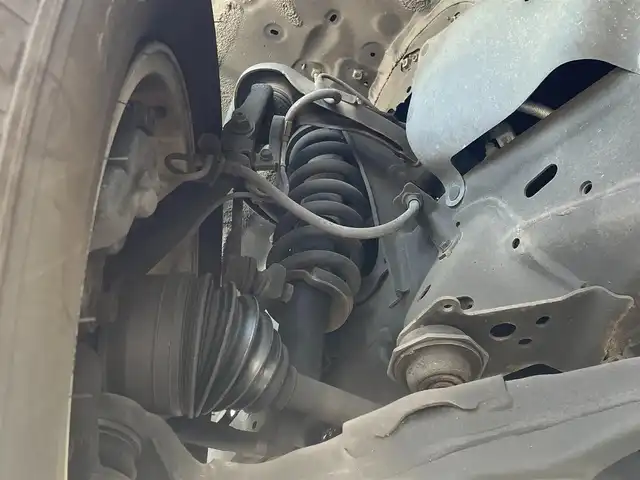 トヨタ ランドクルーザー プラド TX 滋賀県 2021(令3)年 6.2万km ホワイトパールクリスタルシャイン サンルーフ/純正7インチナビ【NSCN-W68】/（AM/FM/CD/フルセグ/Bluetooth/SD/AUX）/バックカメラ/ETC/トヨタセーフティセンス/・ブレーキアシスト/・プリクラッシュブレーキアシスト/・ヒルスタート（坂道発進）アシスト/・前方衝突防止支援システム/・TCS（トラクションコントロールシステム）/・VDC（ビークルダイナミクスコントロール）/・レーンキープアシスト/・車間自動制御システム/・ASCD（オートスピードコントロール装置）/・ABS（アンチロックブレーキシステム）/・バックビューモニター/・コーナー・バックセンサー（ソナー）/・標識検知機能/・盗難防止アラーム	/電動格納ミラー/ステアリングスイッチ/オートライト/LEDヘッドライト/フロントフォグ/フルオートエアコン/プッシュスタート/スマートキー/純正フロアマット