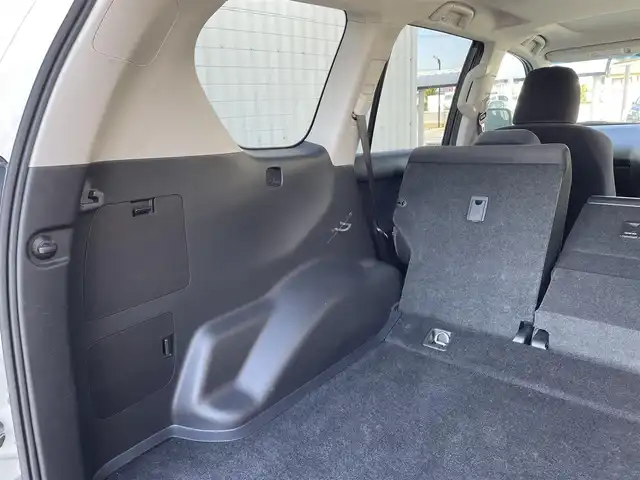 トヨタ ランドクルーザー プラド TX 滋賀県 2021(令3)年 6.2万km ホワイトパールクリスタルシャイン サンルーフ/純正7インチナビ【NSCN-W68】/（AM/FM/CD/フルセグ/Bluetooth/SD/AUX）/バックカメラ/ETC/トヨタセーフティセンス/・ブレーキアシスト/・プリクラッシュブレーキアシスト/・ヒルスタート（坂道発進）アシスト/・前方衝突防止支援システム/・TCS（トラクションコントロールシステム）/・VDC（ビークルダイナミクスコントロール）/・レーンキープアシスト/・車間自動制御システム/・ASCD（オートスピードコントロール装置）/・ABS（アンチロックブレーキシステム）/・バックビューモニター/・コーナー・バックセンサー（ソナー）/・標識検知機能/・盗難防止アラーム	/電動格納ミラー/ステアリングスイッチ/オートライト/LEDヘッドライト/フロントフォグ/フルオートエアコン/プッシュスタート/スマートキー/純正フロアマット