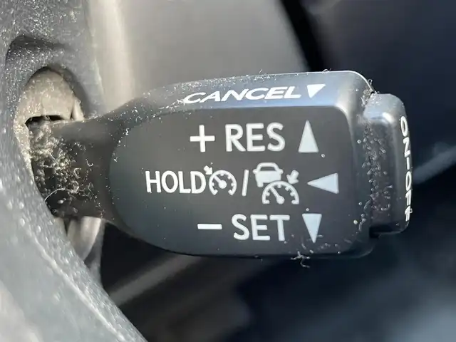 トヨタ ランドクルーザー プラド TX 滋賀県 2021(令3)年 6.2万km ホワイトパールクリスタルシャイン サンルーフ/純正7インチナビ【NSCN-W68】/（AM/FM/CD/フルセグ/Bluetooth/SD/AUX）/バックカメラ/ETC/トヨタセーフティセンス/・ブレーキアシスト/・プリクラッシュブレーキアシスト/・ヒルスタート（坂道発進）アシスト/・前方衝突防止支援システム/・TCS（トラクションコントロールシステム）/・VDC（ビークルダイナミクスコントロール）/・レーンキープアシスト/・車間自動制御システム/・ASCD（オートスピードコントロール装置）/・ABS（アンチロックブレーキシステム）/・バックビューモニター/・コーナー・バックセンサー（ソナー）/・標識検知機能/・盗難防止アラーム	/電動格納ミラー/ステアリングスイッチ/オートライト/LEDヘッドライト/フロントフォグ/フルオートエアコン/プッシュスタート/スマートキー/純正フロアマット