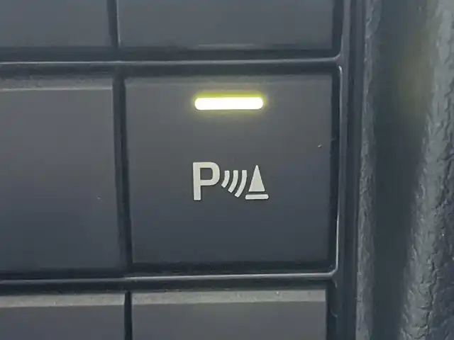 トヨタ ランドクルーザー プラド TX 滋賀県 2021(令3)年 6.2万km ホワイトパールクリスタルシャイン サンルーフ/純正7インチナビ【NSCN-W68】/（AM/FM/CD/フルセグ/Bluetooth/SD/AUX）/バックカメラ/ETC/トヨタセーフティセンス/・ブレーキアシスト/・プリクラッシュブレーキアシスト/・ヒルスタート（坂道発進）アシスト/・前方衝突防止支援システム/・TCS（トラクションコントロールシステム）/・VDC（ビークルダイナミクスコントロール）/・レーンキープアシスト/・車間自動制御システム/・ASCD（オートスピードコントロール装置）/・ABS（アンチロックブレーキシステム）/・バックビューモニター/・コーナー・バックセンサー（ソナー）/・標識検知機能/・盗難防止アラーム	/電動格納ミラー/ステアリングスイッチ/オートライト/LEDヘッドライト/フロントフォグ/フルオートエアコン/プッシュスタート/スマートキー/純正フロアマット