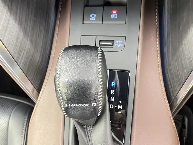 トヨタ ハリアー Z レザーパッケージ 千葉県 2020(令2)年 6.1万km プレシャスブラックパール 禁煙車/モデリスタエアロ/純正ナビ/・BT/ACP/AA/フルセグ/JBLサウンド/全方位カメラ/オートクルーズコントロール/LTA（レーントレーシングアシスト）/PCS（プリクラッシュセーフティ）/BSM（ブラインドスポットモニター）/RCTA（リヤクロストラフィックアラート）/レザーシート/前席パワーシート/前席シートヒーター/前席シートベンチレーション/ステアリングヒーター/ヘッドアップディスプレイ/デジタルインナールームミラー/ETC2.0/LEDヘッドライト/オートハイビーム/パワーバックドア/純正19インチAW