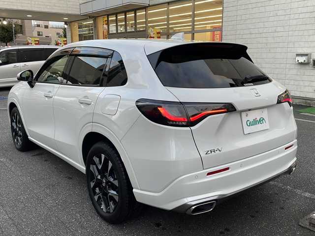 ホンダ ＺＲ－Ｖ Z 埼玉県 2023(令5)年 0.7万km プラチナホワイトパール ワンオーナー/登録時6312ｋｍ/純正ナビ（BT・フルセグTV）/BOSEスピーカー/アランドビューモニター/黒レザーシート(合皮）/前席パワーシート/前席シートヒーター/パワーバックドア/衝突軽減ブレーキ/レーンキープアシスト/アクティブクルーズコントロール/パドルシフト/純正１８インチAW/LEDヘッドライト/プッシュスタート/スマートキー×２/置くだけ充電/ビルトインETC2.0/横滑り防止/革巻きステアリング/ステアリングヒーター/リアスポイラー/ウィンカーミラー/純正フロアマット/純正ドアバイザー/保証書/取扱説明書/ナビ取扱説明書