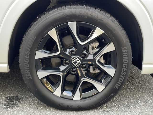 ホンダ ＺＲ－Ｖ Z 埼玉県 2023(令5)年 0.7万km プラチナホワイトパール ワンオーナー/登録時6312ｋｍ/純正ナビ（BT・フルセグTV）/BOSEスピーカー/アランドビューモニター/黒レザーシート(合皮）/前席パワーシート/前席シートヒーター/パワーバックドア/衝突軽減ブレーキ/レーンキープアシスト/アクティブクルーズコントロール/パドルシフト/純正１８インチAW/LEDヘッドライト/プッシュスタート/スマートキー×２/置くだけ充電/ビルトインETC2.0/横滑り防止/革巻きステアリング/ステアリングヒーター/リアスポイラー/ウィンカーミラー/純正フロアマット/純正ドアバイザー/保証書/取扱説明書/ナビ取扱説明書