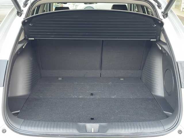 ホンダ ＺＲ－Ｖ Z 埼玉県 2023(令5)年 0.7万km プラチナホワイトパール ワンオーナー/登録時6312ｋｍ/純正ナビ（BT・フルセグTV）/BOSEスピーカー/アランドビューモニター/黒レザーシート(合皮）/前席パワーシート/前席シートヒーター/パワーバックドア/衝突軽減ブレーキ/レーンキープアシスト/アクティブクルーズコントロール/パドルシフト/純正１８インチAW/LEDヘッドライト/プッシュスタート/スマートキー×２/置くだけ充電/ビルトインETC2.0/横滑り防止/革巻きステアリング/ステアリングヒーター/リアスポイラー/ウィンカーミラー/純正フロアマット/純正ドアバイザー/保証書/取扱説明書/ナビ取扱説明書