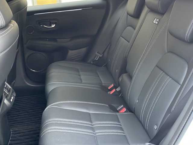 ホンダ ＺＲ－Ｖ Z 埼玉県 2023(令5)年 0.7万km プラチナホワイトパール ワンオーナー/登録時6312ｋｍ/純正ナビ（BT・フルセグTV）/BOSEスピーカー/アランドビューモニター/黒レザーシート(合皮）/前席パワーシート/前席シートヒーター/パワーバックドア/衝突軽減ブレーキ/レーンキープアシスト/アクティブクルーズコントロール/パドルシフト/純正１８インチAW/LEDヘッドライト/プッシュスタート/スマートキー×２/置くだけ充電/ビルトインETC2.0/横滑り防止/革巻きステアリング/ステアリングヒーター/リアスポイラー/ウィンカーミラー/純正フロアマット/純正ドアバイザー/保証書/取扱説明書/ナビ取扱説明書