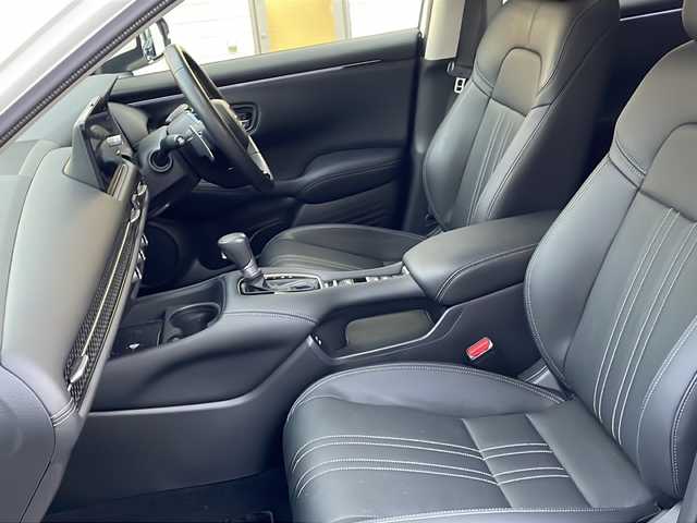 ホンダ ＺＲ－Ｖ Z 埼玉県 2023(令5)年 0.7万km プラチナホワイトパール ワンオーナー/登録時6312ｋｍ/純正ナビ（BT・フルセグTV）/BOSEスピーカー/アランドビューモニター/黒レザーシート(合皮）/前席パワーシート/前席シートヒーター/パワーバックドア/衝突軽減ブレーキ/レーンキープアシスト/アクティブクルーズコントロール/パドルシフト/純正１８インチAW/LEDヘッドライト/プッシュスタート/スマートキー×２/置くだけ充電/ビルトインETC2.0/横滑り防止/革巻きステアリング/ステアリングヒーター/リアスポイラー/ウィンカーミラー/純正フロアマット/純正ドアバイザー/保証書/取扱説明書/ナビ取扱説明書