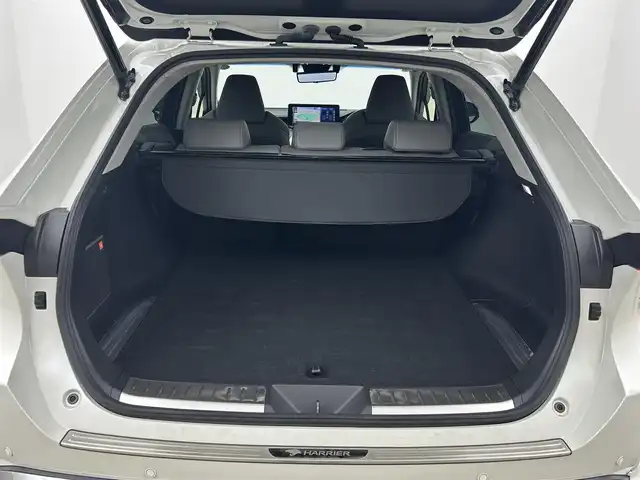 トヨタ ハリアー ハイブリッド Z 岡山県 2021(令3)年 3.4万km ホワイトパールクリスタルシャイン モデリスタエアロ/ＪＢＬサウンド/純正１２．３インチナビ/【Bluetooth/フルセグTV/Carplay】/デジタルインナーミラー/レーダークルーズコントロール/衝突軽減ブレーキシステム/運転席パワーシート/ハーフレザーシート　/ブラインドスポットモニター/ヘッドアップディスプレイ/ビルトインETC2.0/LEDヘッドライト/純正フロアマット/ドアバイザー/新車保証書/取扱説明書/スペアキー×１