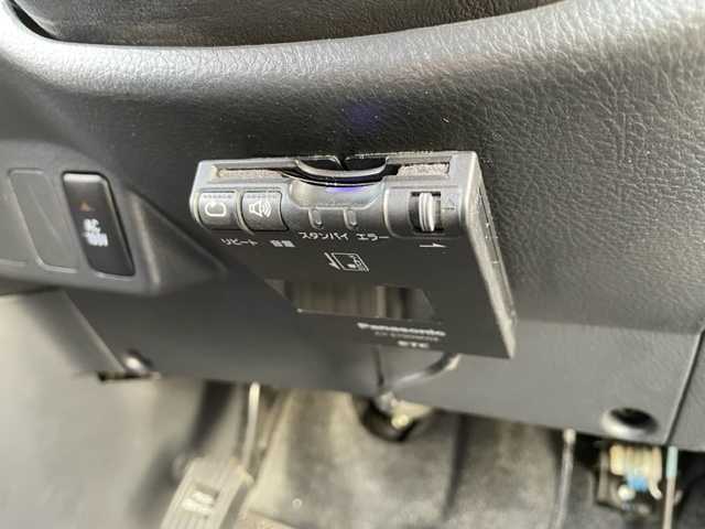 トヨタ イプサム 240s 神奈川県 2006(平18)年 5.9万km ブラック ワンオーナー/純正HDDナビ【NHDT-W55】/・ラジオ/CD/DVD/MSV/ETC/革巻きステアリング/純正17インチAW/純正HIDヘッドライト/フォグランプ/電動格納ドアミラー/ドアバイザー/純正フロアマット/取扱説明書/ナビ取扱説明書/新車時保証書