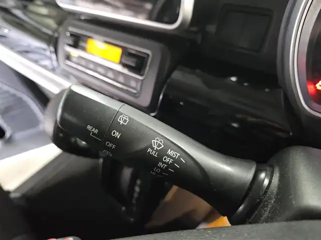 スズキ スペーシア カスタム HYBRID XS 長崎県 2020(令2)年 5.1万km ピュアホワイトP 〇ストラーダナビ/〇フルセグTV/〇両側パワースライドドア/〇バックカメラ/〇ビルトインETC/〇ドライブレコーダー/〇アダプティブクルーズコントロール/〇セーフティサポート/〇LEDヘッドランプ/〇LEDフロントフォグランプ/〇LEDフロントイルミネーション/〇革巻きシフトノブ/〇革巻きステアリングホイール/〇合皮/ファブリックコンビシート/〇シートヒーター/〇パーソナルテーブル/〇純正15インチアルミホイール/〇キーレスプッシュスタートシステム/〇スペアキー/〇禁煙車