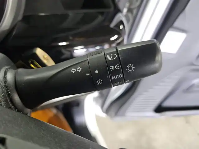 スズキ スペーシア カスタム HYBRID XS 長崎県 2020(令2)年 5.1万km ピュアホワイトP 〇ストラーダナビ/〇フルセグTV/〇両側パワースライドドア/〇バックカメラ/〇ビルトインETC/〇ドライブレコーダー/〇アダプティブクルーズコントロール/〇セーフティサポート/〇LEDヘッドランプ/〇LEDフロントフォグランプ/〇LEDフロントイルミネーション/〇革巻きシフトノブ/〇革巻きステアリングホイール/〇合皮/ファブリックコンビシート/〇シートヒーター/〇パーソナルテーブル/〇純正15インチアルミホイール/〇キーレスプッシュスタートシステム/〇スペアキー/〇禁煙車