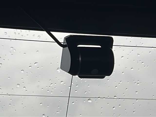 ホンダ ストリーム RSZ HDDナビパッケージ 秋田県 2011(平23)年 6.1万km プレミアムホワイトパール 純正ナビ　/（ＣＤ　ＤＶＤ　地デジＴＶ）/バックカメラ　/前後ドラレコ　/ＥＴＣ　/３列シート　/ステアリングリモコン