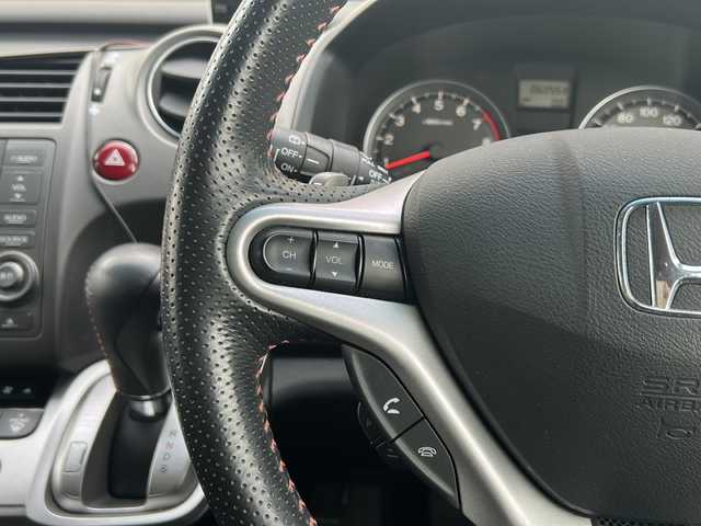 ホンダ ストリーム RSZ HDDナビパッケージ 秋田県 2011(平23)年 6.1万km プレミアムホワイトパール 純正ナビ　/（ＣＤ　ＤＶＤ　地デジＴＶ）/バックカメラ　/前後ドラレコ　/ＥＴＣ　/３列シート　/ステアリングリモコン