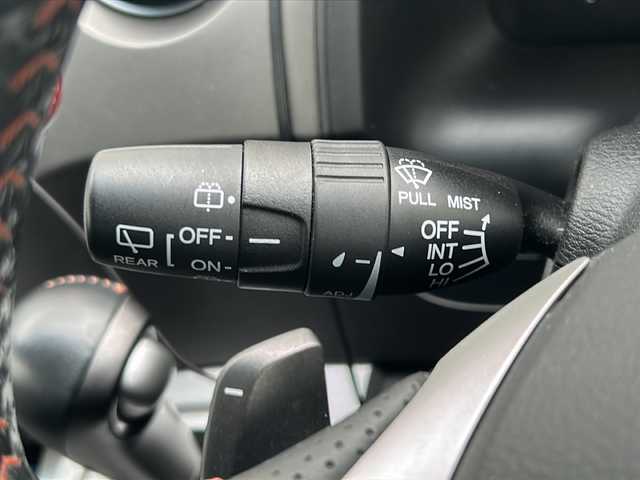 ホンダ ストリーム RSZ HDDナビパッケージ 秋田県 2011(平23)年 6.1万km プレミアムホワイトパール 純正ナビ　/（ＣＤ　ＤＶＤ　地デジＴＶ）/バックカメラ　/前後ドラレコ　/ＥＴＣ　/３列シート　/ステアリングリモコン