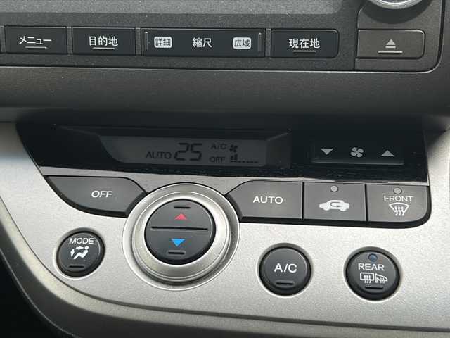 ホンダ ストリーム RSZ HDDナビパッケージ 秋田県 2011(平23)年 6.1万km プレミアムホワイトパール 純正ナビ　/（ＣＤ　ＤＶＤ　地デジＴＶ）/バックカメラ　/前後ドラレコ　/ＥＴＣ　/３列シート　/ステアリングリモコン