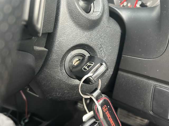 ホンダ ストリーム RSZ HDDナビパッケージ 秋田県 2011(平23)年 6.1万km プレミアムホワイトパール 純正ナビ　/（ＣＤ　ＤＶＤ　地デジＴＶ）/バックカメラ　/前後ドラレコ　/ＥＴＣ　/３列シート　/ステアリングリモコン