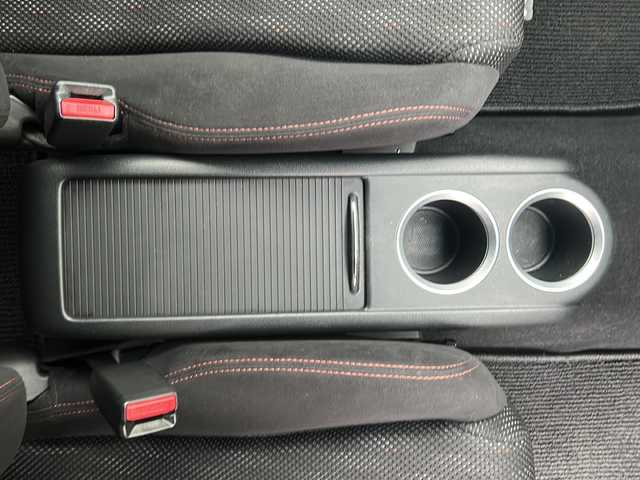 ホンダ ストリーム RSZ HDDナビパッケージ 秋田県 2011(平23)年 6.1万km プレミアムホワイトパール 純正ナビ　/（ＣＤ　ＤＶＤ　地デジＴＶ）/バックカメラ　/前後ドラレコ　/ＥＴＣ　/３列シート　/ステアリングリモコン