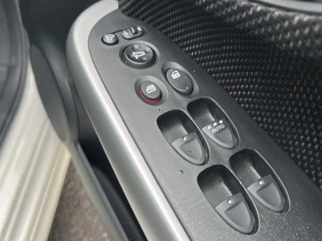 ホンダ ストリーム RSZ HDDナビパッケージ 秋田県 2011(平23)年 6.1万km プレミアムホワイトパール 純正ナビ　/（ＣＤ　ＤＶＤ　地デジＴＶ）/バックカメラ　/前後ドラレコ　/ＥＴＣ　/３列シート　/ステアリングリモコン