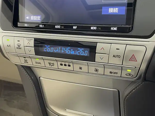 トヨタ ランドクルーザー プラド TX Lパッケージ 滋賀県 2023(令5)年 3.2万km ホワイトパールクリスタルシャイン 純正9インチナビ/【Bluetooth/CD/DVD/フルセグTV】/サンルーフ/レザーシート/バックカメラ/レーダークルーズコントロール/クリアランスソナー/LEDヘッドライト/オートマチックハイビーム/レーンディパーチャーアラート/センターデフロック/ヒルディセントコントロール/プリクラッシュセーフティ/前方ドライブレコーダー/D/Nパワーシート/D/Nシートヒーター/D/Nシートベンチレーション/電動格納サードシート/ビルトインETC/純正フロアマット/プッシュスタート/スマートキー/ステアリングリモコン