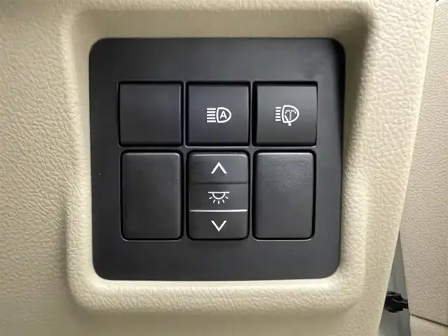 トヨタ ランドクルーザー プラド TX Lパッケージ 滋賀県 2023(令5)年 3.2万km ホワイトパールクリスタルシャイン 純正9インチナビ/【Bluetooth/CD/DVD/フルセグTV】/サンルーフ/レザーシート/バックカメラ/レーダークルーズコントロール/クリアランスソナー/LEDヘッドライト/オートマチックハイビーム/レーンディパーチャーアラート/センターデフロック/ヒルディセントコントロール/プリクラッシュセーフティ/前方ドライブレコーダー/D/Nパワーシート/D/Nシートヒーター/D/Nシートベンチレーション/電動格納サードシート/ビルトインETC/純正フロアマット/プッシュスタート/スマートキー/ステアリングリモコン
