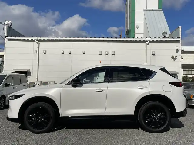 マツダ ＣＸ－５ XD スポーツアピアランス 兵庫県 2023(令5)年 1.5万km ロジウムホワイトプレミアムメタリック /ワンオーナー//R6/7年ディーラー点検記録簿有//アクティブドライビングディスプレイ（HUD）//マツダコネクトナビ//地デジ/BT/USB/Apple Car Play/Android Auto//ステアリングリモコン（ステアリングヒーター付）//本革シート//前席電動/ヒーター/運転席メモリ//パワーバックドア//パドルシフト//純正19インチAW//オートLEDヘッドランプ//ドライブレコーダー前後//トノカバー//コーナーセンサー//ワイヤレス充電器/【i-ACTIVSENSE】//アダプティブLEDヘッドライト（ALH）//ブラインドスポットモニタリング（BSM）//交通標識認識システム（TSR）//車間認知支援システム//ドライバーアテンションアラート（DAA）//リアクロストラフィックアラート（RCTA）//車線逸脱警報システム//360度ビューモニター//マツダレーダークルーズコントロール（MRCC）//クルージング&トラフィックサポート（CTS）//レーンキープアシストシステム（LAS）//アドバンストスマートシティブレーキサポート//AT誤発進抑制制御（前進時）//スマートシティブレーキサポートリヤ//AT誤後進抑制制御（後退時）