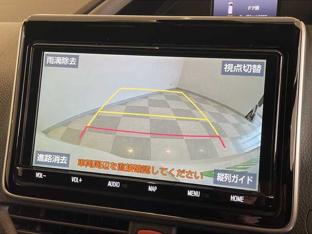 トヨタ ヴォクシー ZS 煌Ⅱ 福井県 2020(令2)年 5万km ホワイトパールクリスタルシャイン 純正9インチSDナビ/フルセグTV/バックカメラ/フリップダウンモニター/純正サイドスポイラー/ビルトインETC/両側パワースライドドア/クルーズコントロール/レーンキープアシスト/コーナーセンサー/MTモード付AT/純正１６インチアルミホイール/LEDヘッドライト/フォグランプ/オートライト/オートハイビーム/衝突被害軽減ブレーキ/純正フロアマット/リアロールサンシェード/プッシュスタート/スマートキー