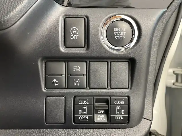 トヨタ ヴォクシー ZS 煌Ⅱ 新潟県 2020(令2)年 5万km ホワイトパールクリスタルシャイン 純正9インチSDナビ/フルセグTV/バックカメラ/フリップダウンモニター/純正サイドスポイラー/ビルトインETC/両側パワースライドドア/クルーズコントロール/レーンキープアシスト/コーナーセンサー/MTモード付AT/純正１６インチアルミホイール/LEDヘッドライト/フォグランプ/オートライト/オートハイビーム/衝突被害軽減ブレーキ/純正フロアマット/リアロールサンシェード/プッシュスタート/スマートキー