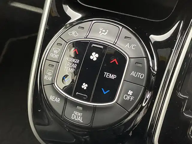 トヨタ ヴォクシー ZS 煌Ⅱ 新潟県 2020(令2)年 5万km ホワイトパールクリスタルシャイン 純正9インチSDナビ/フルセグTV/バックカメラ/フリップダウンモニター/純正サイドスポイラー/ビルトインETC/両側パワースライドドア/クルーズコントロール/レーンキープアシスト/コーナーセンサー/MTモード付AT/純正１６インチアルミホイール/LEDヘッドライト/フォグランプ/オートライト/オートハイビーム/衝突被害軽減ブレーキ/純正フロアマット/リアロールサンシェード/プッシュスタート/スマートキー