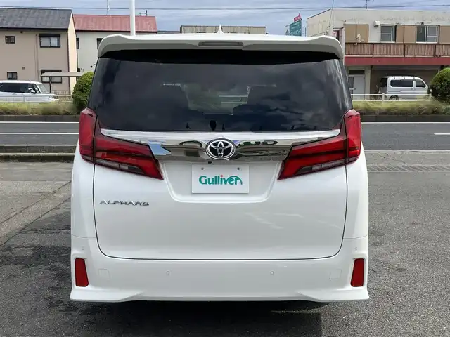 トヨタ アルファード S タイプゴールド 三重県 2020(令2)年 7.7万km ホワイトパールクリスタルシャイン ワンオーナー/ムーンルーフ/パワーバックドア /純正フリップダウンモニター/Toyota Safety Sense/ ・PCS(プリクラッシュセーフティ)/ ・LTA(レーントレーシングアシスト)/ ・AHB(オートマチックハイビーム)/ ・RSA(ロードサインアシスト)/ ・レーダークルーズコントロール/ ・先行車発進告知機能/♪ブラインドスポットモニター/♪リヤクロストラフィックアラート/♪パーキングサポートブレーキ/♪クリアランスソナー/♪純正ディスプレイオーディオ/・フルセグ・CD/DVD再生・USB/・Apple Car Play・Mira Cast/・Android Auto・BTオーディオ/♪バックガイドカメラ/♪デジタルインナーミラー/♪両側ワンタッチパワースライドドア/♪オートブレーキホールド/♪スマートキーx2/♪プッシュスタート/♪ハーフレザーシート/♪オットマン/♪三眼LEDヘッドライト/♪LEDフォグライト /♪オートライト/♪オートリトラクタブルミラー/♪ウィンカーミラー/♪純正17インチAW/♪ドライブレコーダー前後/♪ウッドコンビステアリング/♪ステアリングスイッチ/♪フロアマット/♪ビルトインETC/♪横滑り防止装置/♪サイド/カーテン/ニーエアバック