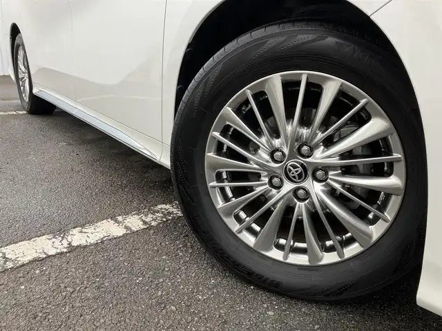 トヨタ アルファード S タイプゴールド 三重県 2020(令2)年 7.7万km ホワイトパールクリスタルシャイン ワンオーナー/ムーンルーフ/パワーバックドア /純正フリップダウンモニター/Toyota Safety Sense/ ・PCS(プリクラッシュセーフティ)/ ・LTA(レーントレーシングアシスト)/ ・AHB(オートマチックハイビーム)/ ・RSA(ロードサインアシスト)/ ・レーダークルーズコントロール/ ・先行車発進告知機能/♪ブラインドスポットモニター/♪リヤクロストラフィックアラート/♪パーキングサポートブレーキ/♪クリアランスソナー/♪純正ディスプレイオーディオ/・フルセグ・CD/DVD再生・USB/・Apple Car Play・Mira Cast/・Android Auto・BTオーディオ/♪バックガイドカメラ/♪デジタルインナーミラー/♪両側ワンタッチパワースライドドア/♪オートブレーキホールド/♪スマートキーx2/♪プッシュスタート/♪ハーフレザーシート/♪オットマン/♪三眼LEDヘッドライト/♪LEDフォグライト /♪オートライト/♪オートリトラクタブルミラー/♪ウィンカーミラー/♪純正17インチAW/♪ドライブレコーダー前後/♪ウッドコンビステアリング/♪ステアリングスイッチ/♪フロアマット/♪ビルトインETC/♪横滑り防止装置/♪サイド/カーテン/ニーエアバック
