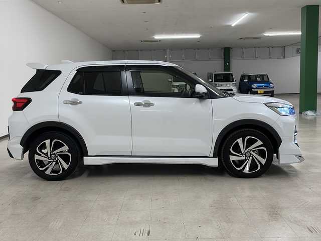 トヨタ ライズ Z 熊本県 2021(令3)年 1.9万km シャイニングホワイトパール 純正ナビ/   （フルセグTV/CD/DVD/Bluetooth/USB）/バックモニター/衝突軽減ブレーキ/コーナセンサー/モデリスタエアロ/前席シートヒーター/レーダークルーズコントロール/レーンキープアシスト/ステアリングスイッチ/アイドリングストップ/前後ドライブレコーダー/純正17インチアルミホイール/プッシュスタート/スマートキー/ＥＴＣ/ＬＥＤライト