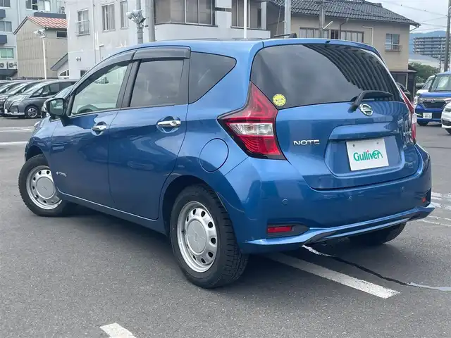 日産 ノート e－パワー B FOUR 島根県 2020(令2)年 5.8万km シャイニングブルー 純正メモリナビ　/フルセグTV　/DVD再生　/Bluetooth接続　/バック／全方位カメラ　/前後コーナーセンサー　/デジタルインナーミラー/衝突軽減ブレーキ　/アイドリングストップ　/レーンキープアシスト/横滑り防止装置/スマートキー　/プッシュスタート　/純正フロアマット