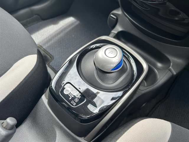 日産 ノート e－パワー B FOUR 島根県 2020(令2)年 5.8万km シャイニングブルー 純正メモリナビ　/フルセグTV　/DVD再生　/Bluetooth接続　/バック／全方位カメラ　/前後コーナーセンサー　/デジタルインナーミラー/衝突軽減ブレーキ　/アイドリングストップ　/レーンキープアシスト/横滑り防止装置/スマートキー　/プッシュスタート　/純正フロアマット