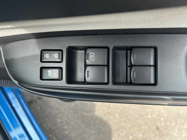 日産 ノート e－パワー B FOUR 島根県 2020(令2)年 5.8万km シャイニングブルー 純正メモリナビ　/フルセグTV　/DVD再生　/Bluetooth接続　/バック／全方位カメラ　/前後コーナーセンサー　/デジタルインナーミラー/衝突軽減ブレーキ　/アイドリングストップ　/レーンキープアシスト/横滑り防止装置/スマートキー　/プッシュスタート　/純正フロアマット