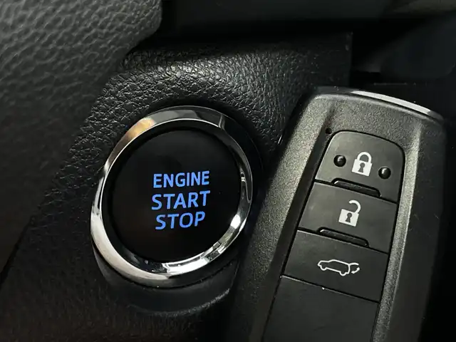 トヨタ ＲＡＶ４ G 新潟県 2020(令2)年 4.8万km ホワイトパールクリスタルシャイン ４WD/トヨタセーフティセンス/モデリスタ/禁煙車/社外SDナビ/　　CD/DVD/AM/FM/フルセグ/BT/SD/HDMI/USB/バックモニター/パワーバックドア/レーダークルーズコントロール/LEDオートライト/オートマチックハイビーム/運転席パワーシート/前席シートヒーター/純正18インチアルミホイール付/社外アルミホイール付スタッドレスタイヤ車載/　　225/65/R17/5ミリ/ステアリングスイッチ/ステアリングヒーター/ドライブレコーダー/ブラインドスポットモニター/USBポート/電動パーキングブレーキ/オートブレーキホールド/スペアキー/スマートキー/ETC