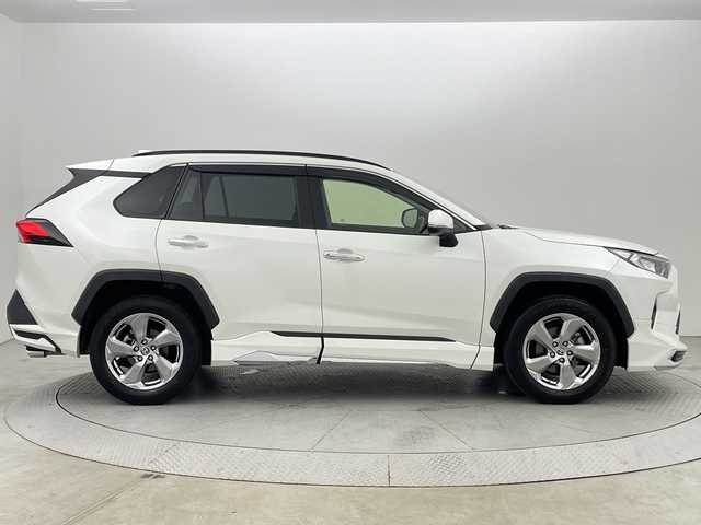トヨタ ＲＡＶ４ G 新潟県 2020(令2)年 4.8万km ホワイトパールクリスタルシャイン ４WD/トヨタセーフティセンス/モデリスタ/禁煙車/社外SDナビ/　　CD/DVD/AM/FM/フルセグ/BT/SD/HDMI/USB/バックモニター/パワーバックドア/レーダークルーズコントロール/LEDオートライト/オートマチックハイビーム/運転席パワーシート/前席シートヒーター/純正18インチアルミホイール付/社外アルミホイール付スタッドレスタイヤ車載/　　225/65/R17/5ミリ/ステアリングスイッチ/ステアリングヒーター/ドライブレコーダー/ブラインドスポットモニター/USBポート/電動パーキングブレーキ/オートブレーキホールド/スペアキー/スマートキー/ETC