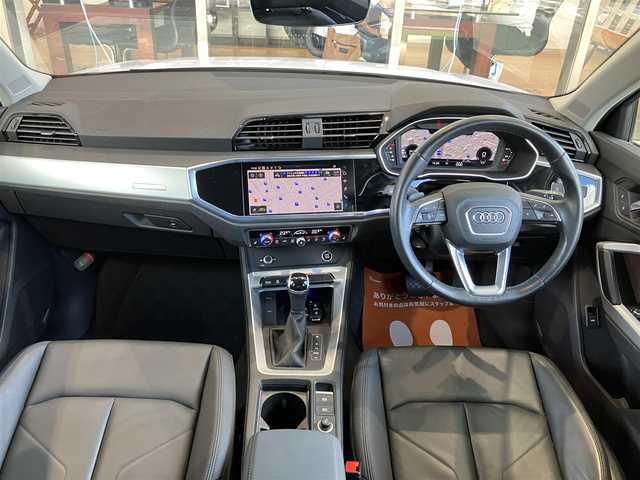 アウディ Ｑ３ 35TFSI アドバンスド 神奈川県 2021(令3)年 2.6万km グレイシアホワイトメタリック MMIナビゲーションシステム/（CD・SD・Bluetooth）/ルーフレール/パワーバックドア/全方位カメラ/フルセグTV/リヤビューカメラ/レザーシート/前席シートヒーター/運転席パワーシート/純正18インチAW/LEDヘッドライト/ETC2.0/前後ドライブレコーダー/バーチャルコックピット/アダプティブクルーズ/コーナーセンサー/アドバンスドキー×2/保証書/取扱説明書