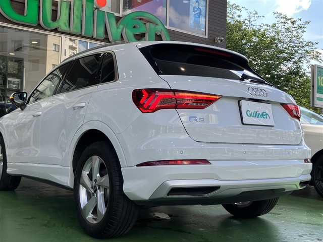 アウディ Ｑ３ 35TFSI アドバンスド 神奈川県 2021(令3)年 2.6万km グレイシアホワイトメタリック MMIナビゲーションシステム/（CD・SD・Bluetooth）/ルーフレール/パワーバックドア/全方位カメラ/フルセグTV/リヤビューカメラ/レザーシート/前席シートヒーター/運転席パワーシート/純正18インチAW/LEDヘッドライト/ETC2.0/前後ドライブレコーダー/バーチャルコックピット/アダプティブクルーズ/コーナーセンサー/アドバンスドキー×2/保証書/取扱説明書