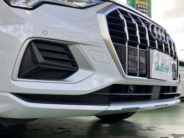 アウディ Ｑ３ 35TFSI アドバンスド 神奈川県 2021(令3)年 2.6万km グレイシアホワイトメタリック MMIナビゲーションシステム/（CD・SD・Bluetooth）/ルーフレール/パワーバックドア/全方位カメラ/フルセグTV/リヤビューカメラ/レザーシート/前席シートヒーター/運転席パワーシート/純正18インチAW/LEDヘッドライト/ETC2.0/前後ドライブレコーダー/バーチャルコックピット/アダプティブクルーズ/コーナーセンサー/アドバンスドキー×2/保証書/取扱説明書
