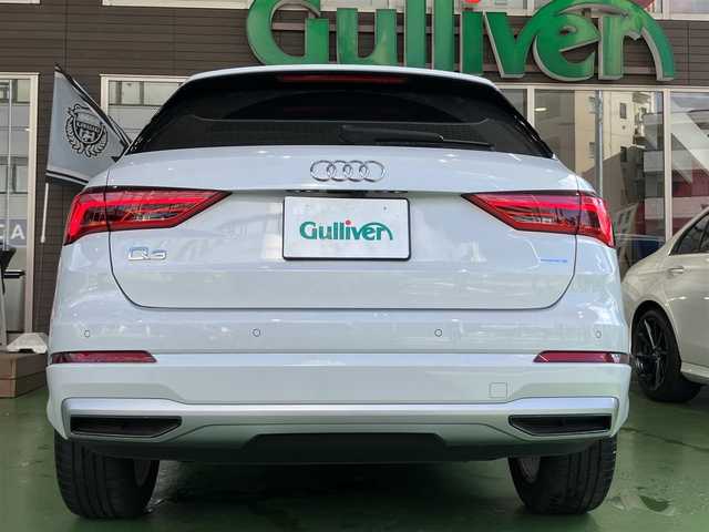 アウディ Ｑ３ 35TFSI アドバンスド 神奈川県 2021(令3)年 2.6万km グレイシアホワイトメタリック MMIナビゲーションシステム/（CD・SD・Bluetooth）/ルーフレール/パワーバックドア/全方位カメラ/フルセグTV/リヤビューカメラ/レザーシート/前席シートヒーター/運転席パワーシート/純正18インチAW/LEDヘッドライト/ETC2.0/前後ドライブレコーダー/バーチャルコックピット/アダプティブクルーズ/コーナーセンサー/アドバンスドキー×2/保証書/取扱説明書