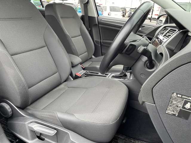 フォルクスワーゲン ゴルフ ヴァリアント TDI コンフォートL マイスター 茨城県 2019(令1)年 5.2万km 黒 純正ナビ/【ジュークボックス・CD・DVD・SD・USB・BT・AUX・AM・FM・TV】/レーダークルコン/ETC2.0/Bカメラ/前後ドラレコ/前後コーナーセンサー/パーキングアシスト/パドルシフト/ブレーキホールド/アイドリングストップ/ルーフレール/アイドリングストップ/BSM/ディーゼル車/純正フロアマット/純正アルミホイール/オートライト/Fフォグ