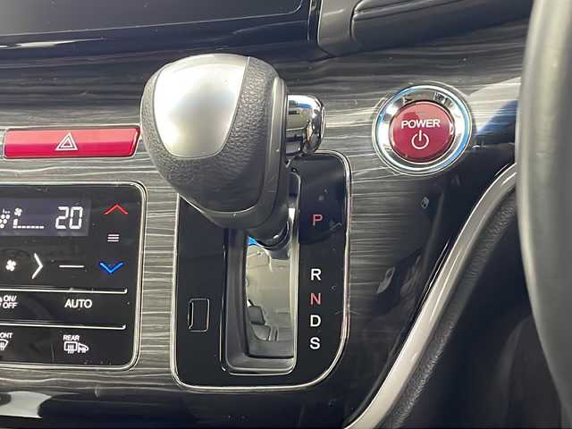 ホンダ オデッセイ ハイブリッド アブソルート ホンダセンシング 埼玉県 2016(平28)年 6.6万km プレミアムヴィーナスブラックP 両側パワースライドドア/純正ナビ/（TV/AM/FM/BT/CD/DVD）/全方位カメラ/２列目オットマン/ビルトインETC/ドライブレコーダー/ブラインドスポットモニター/レーダークルーズコントロール/D席パワーシート/ステアリングリモコン/両側パワースライドドア/後部コーナーセンサー/LEDオートライト/フォグランプ/純正17インチアルミホイール/HDMI/スマートキー×２