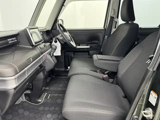 スズキ スペーシア ギア HYBRID XZターボ 愛知県 2022(令4)年 3.8万km クールカーキパールメタリック/ガンメタリック2トーン ターボ搭載/スズキセーフティサポート/　　・デュアルカメラブレーキサポート/　　・アダプティブクルーズコントロール/　　・誤発進抑制機能/　　・車線逸脱警報機能/　　・標識認識機能/ヘッドアップディスプレイ/ケンウッド製８インチ彩速ナビ/　　・CD/DVD/BT/フルセグ/バックカメラ/ドライブレコーダー/ビルトインETC/本革巻ステアリングリモコン/シートヒーター（前席）/両側パワースライドドア/ルーフレール/純正LEDヘッドライト/フォグランプ