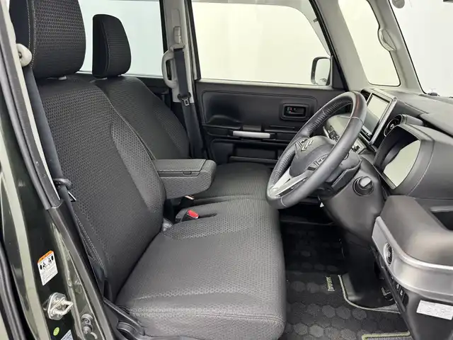スズキ スペーシア ギア HYBRID XZターボ 愛知県 2022(令4)年 3.8万km クールカーキパールメタリック/ガンメタリック2トーン ターボ搭載/スズキセーフティサポート/　　・デュアルカメラブレーキサポート/　　・アダプティブクルーズコントロール/　　・誤発進抑制機能/　　・車線逸脱警報機能/　　・標識認識機能/ヘッドアップディスプレイ/ケンウッド製８インチ彩速ナビ/　　・CD/DVD/BT/フルセグ/バックカメラ/ドライブレコーダー/ビルトインETC/本革巻ステアリングリモコン/シートヒーター（前席）/両側パワースライドドア/ルーフレール/純正LEDヘッドライト/フォグランプ