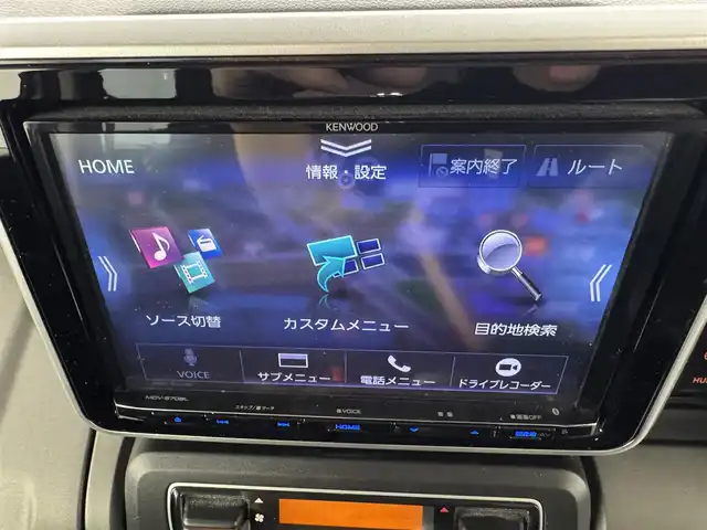 スズキ スペーシア ギア HYBRID XZターボ 愛知県 2022(令4)年 3.8万km クールカーキパールメタリック/ガンメタリック2トーン ターボ搭載/スズキセーフティサポート/　　・デュアルカメラブレーキサポート/　　・アダプティブクルーズコントロール/　　・誤発進抑制機能/　　・車線逸脱警報機能/　　・標識認識機能/ヘッドアップディスプレイ/ケンウッド製８インチ彩速ナビ/　　・CD/DVD/BT/フルセグ/バックカメラ/ドライブレコーダー/ビルトインETC/本革巻ステアリングリモコン/シートヒーター（前席）/両側パワースライドドア/ルーフレール/純正LEDヘッドライト/フォグランプ