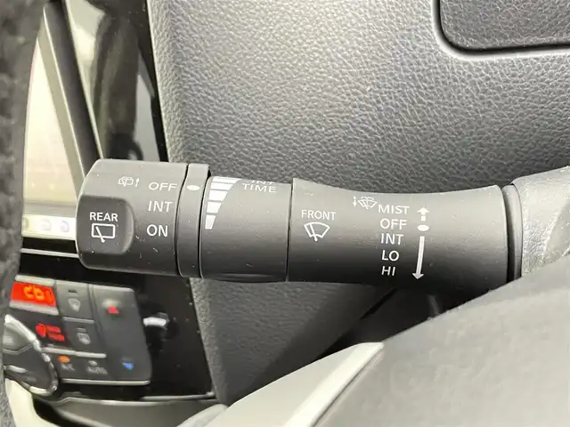 日産 セレナ ハイウェイS G S HV Aセーフ 千葉県 2014(平26)年 8.8万km ブリリアントホワイトパール 禁煙車/衝突軽減ブレーキ/レーンキープアシスト/クルーズコントロール/ディプレイ付き自動防眩式ルームミラー/踏み間違い衝突防止アシスト/フロント＆バックソナー/ふらつき警報/両側パワースライドドア/Pioneer SDナビ/・型式：AVIC-MRZ099/・CD/DVD/地デジTV/Bluetooth/ALPINEフリップダウンモニター/アラウンドビューモニター/ETC/純正アルミホイール/純正フロアマット/本革巻きステアリング/ドアバイザー/後席ロールサンシェード/後席バックテーブル/プッシュスタート/スマートキー/スペアキー1本