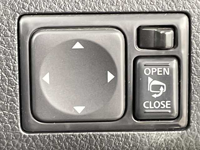 日産 セレナ ハイウェイS G S HV Aセーフ 千葉県 2014(平26)年 8.8万km ブリリアントホワイトパール 禁煙車/衝突軽減ブレーキ/レーンキープアシスト/クルーズコントロール/ディプレイ付き自動防眩式ルームミラー/踏み間違い衝突防止アシスト/フロント＆バックソナー/ふらつき警報/両側パワースライドドア/Pioneer SDナビ/・型式：AVIC-MRZ099/・CD/DVD/地デジTV/Bluetooth/ALPINEフリップダウンモニター/アラウンドビューモニター/ETC/純正アルミホイール/純正フロアマット/本革巻きステアリング/ドアバイザー/後席ロールサンシェード/後席バックテーブル/プッシュスタート/スマートキー/スペアキー1本