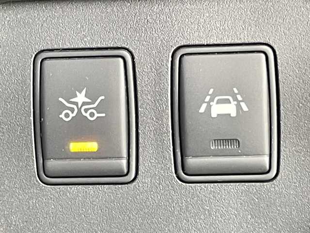 日産 セレナ ハイウェイS G S HV Aセーフ 千葉県 2014(平26)年 8.8万km ブリリアントホワイトパール 禁煙車/衝突軽減ブレーキ/レーンキープアシスト/クルーズコントロール/ディプレイ付き自動防眩式ルームミラー/踏み間違い衝突防止アシスト/フロント＆バックソナー/ふらつき警報/両側パワースライドドア/Pioneer SDナビ/・型式：AVIC-MRZ099/・CD/DVD/地デジTV/Bluetooth/ALPINEフリップダウンモニター/アラウンドビューモニター/ETC/純正アルミホイール/純正フロアマット/本革巻きステアリング/ドアバイザー/後席ロールサンシェード/後席バックテーブル/プッシュスタート/スマートキー/スペアキー1本